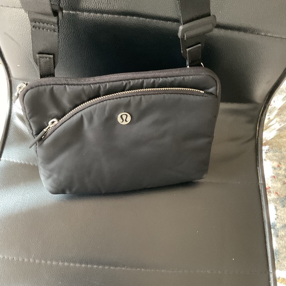 messenger bag lululemon All Night Festival Micro (Black/Gold): Handbags Lululemon Athletica Black Messenger Bag